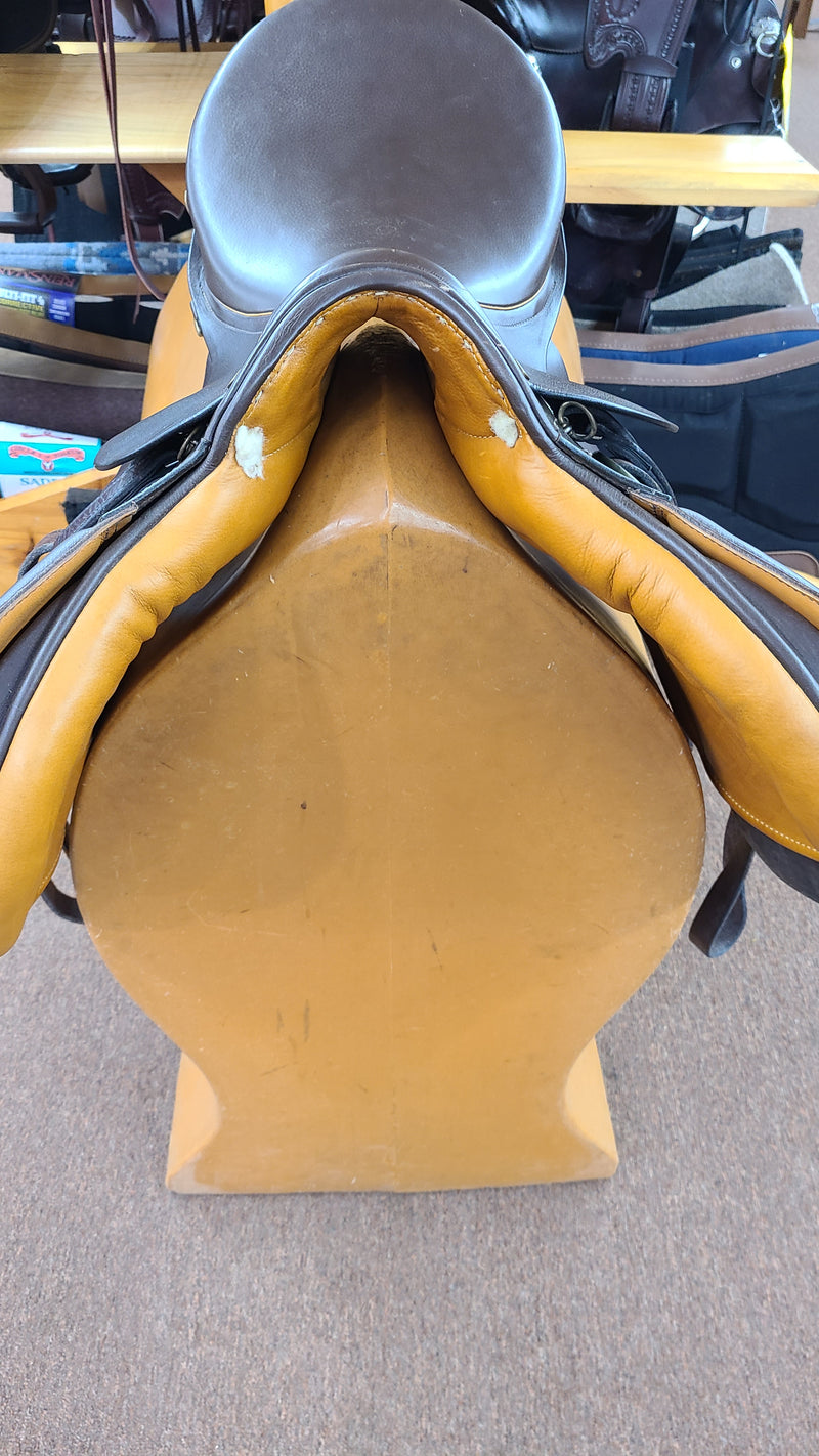 Used 19" Stübben Jumper Saddle