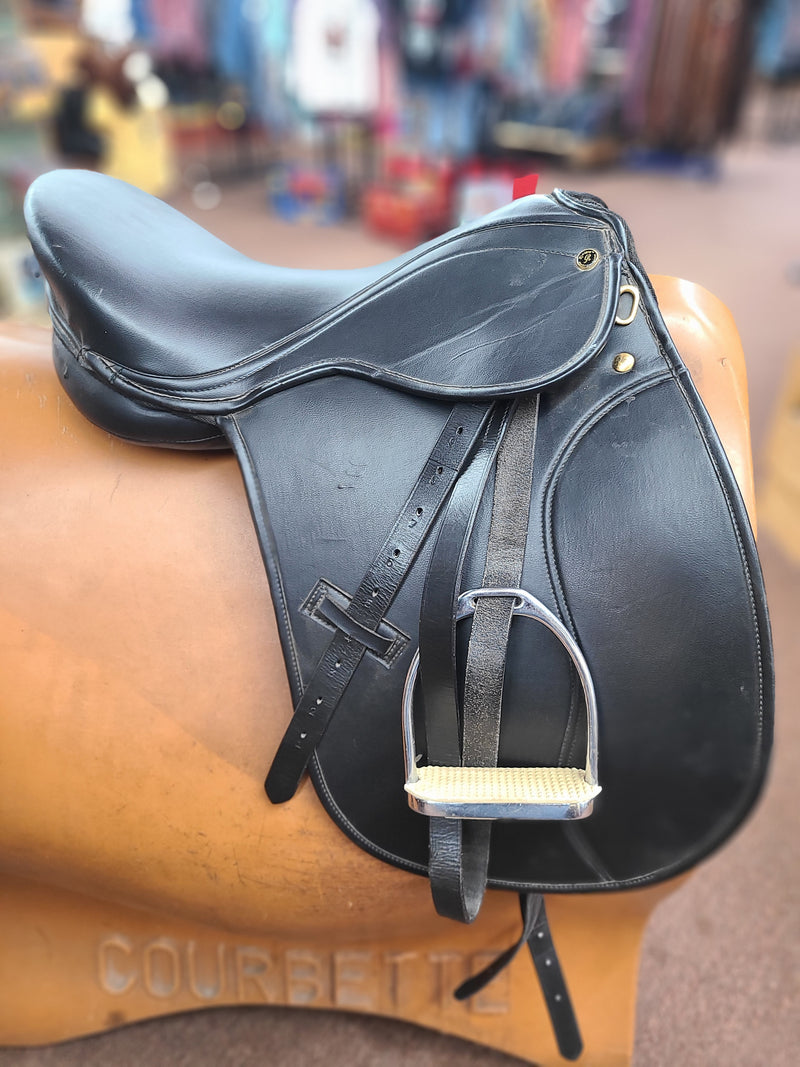 Used 17.5" Newport Riveria Dressage Saddle