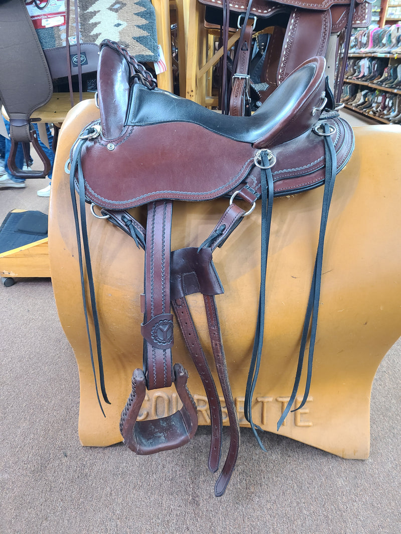 Used 16" Circle Y Julie Goodnight Cascade Crossover Trail Saddle