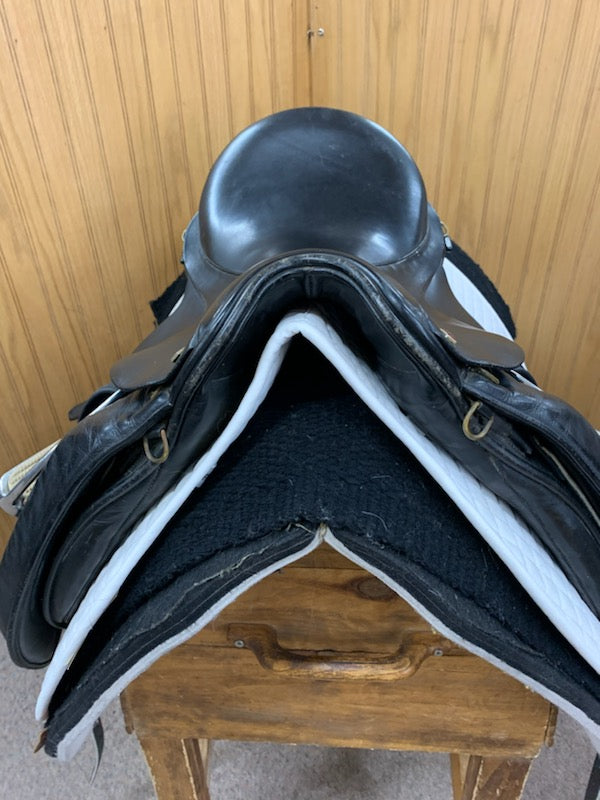 Used 18" Albion Dressage Saddle