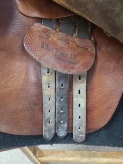 Used 17.5" Harry Dobbs Close Contact Saddle