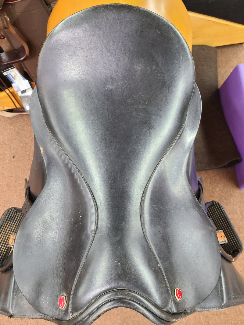 Used 18" Albion Original Comfort Dressage Saddle