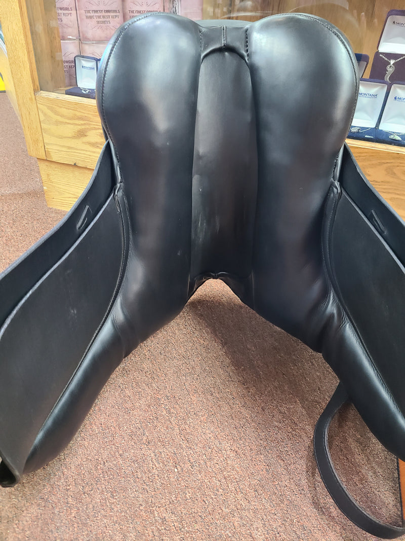 Used 18" Albion Original Comfort Dressage Saddle