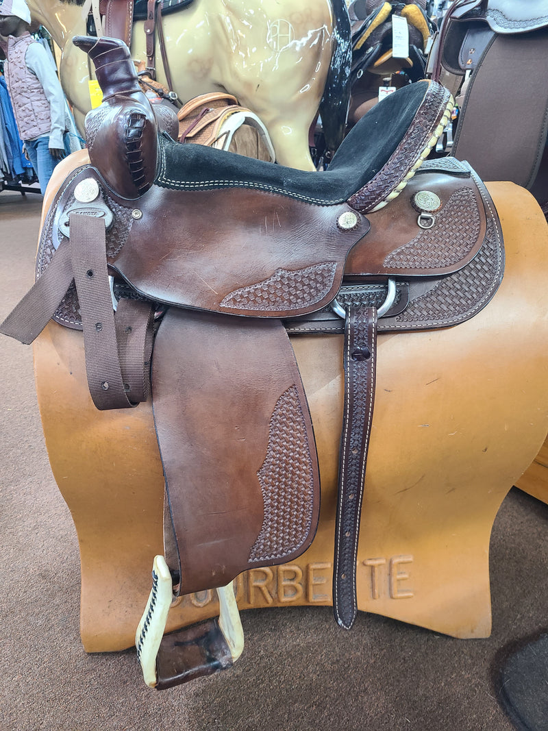 Used 17" Dakota Saddlery Beartrap Trail Saddle