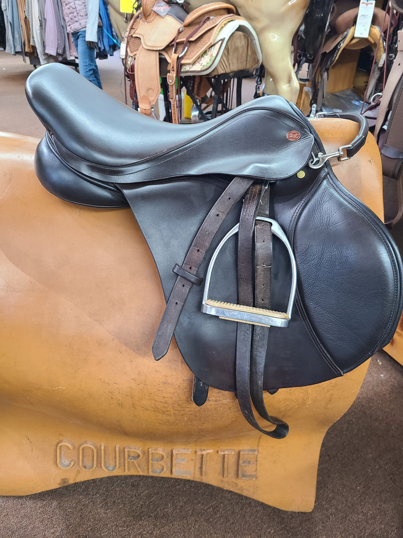 Used 17.5" Kent & Masters S-Series Jump Saddle