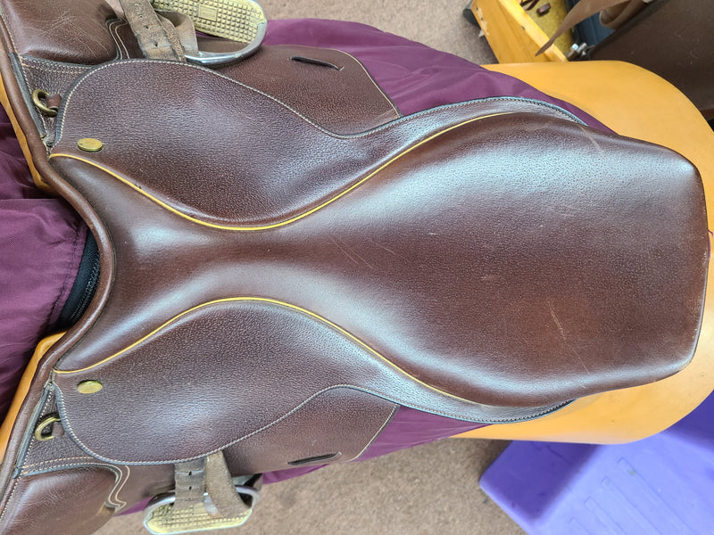 Used 17" Colligate Close Contact English Saddle