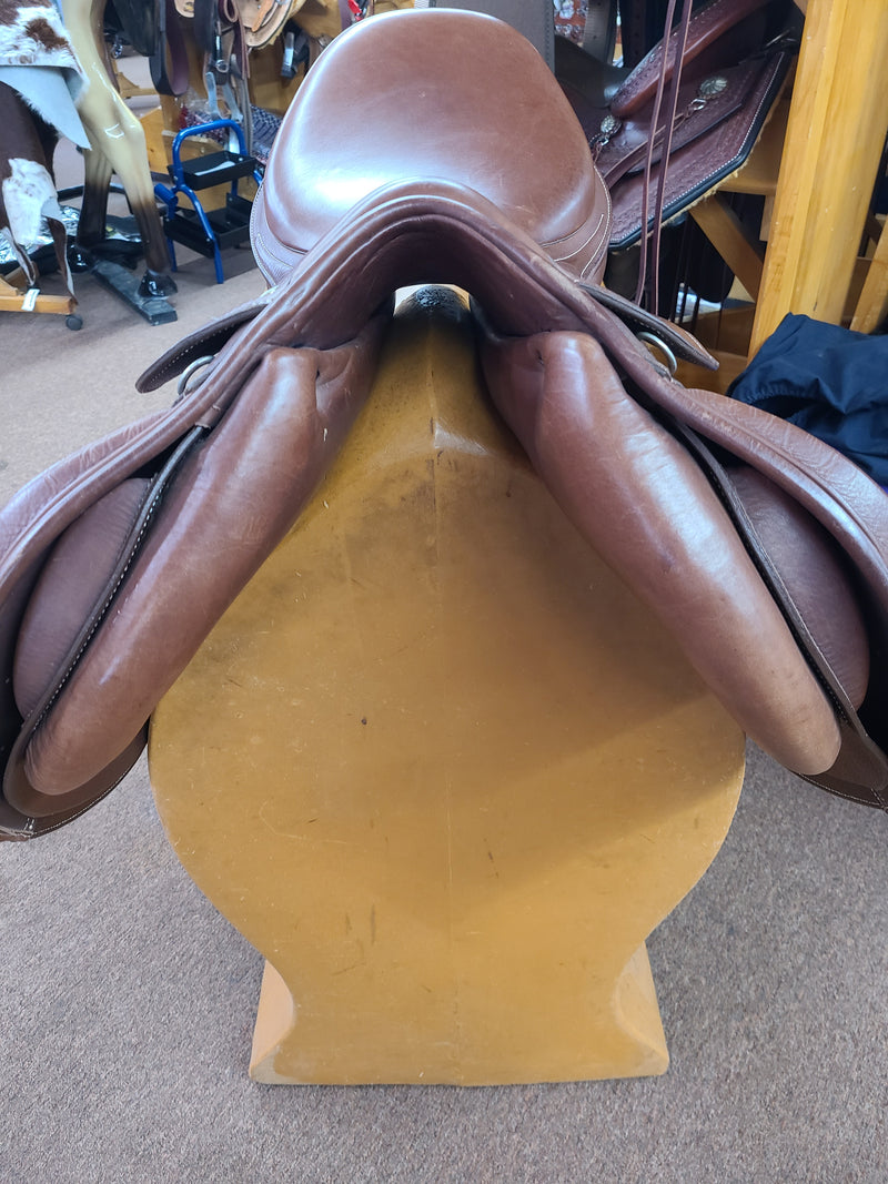 Used 18" Intrepid International Gold Deluxe Interchangeable Jumper Saddle