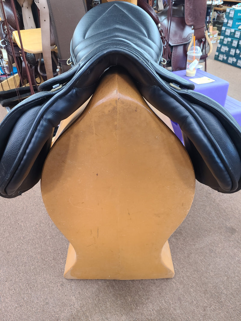 Used 18" JC Saddlery English Trail Saddle