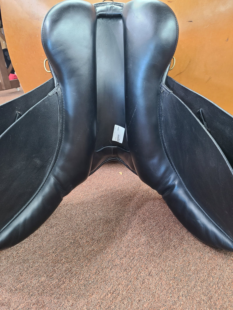 Used 18" JC Saddlery English Trail Saddle