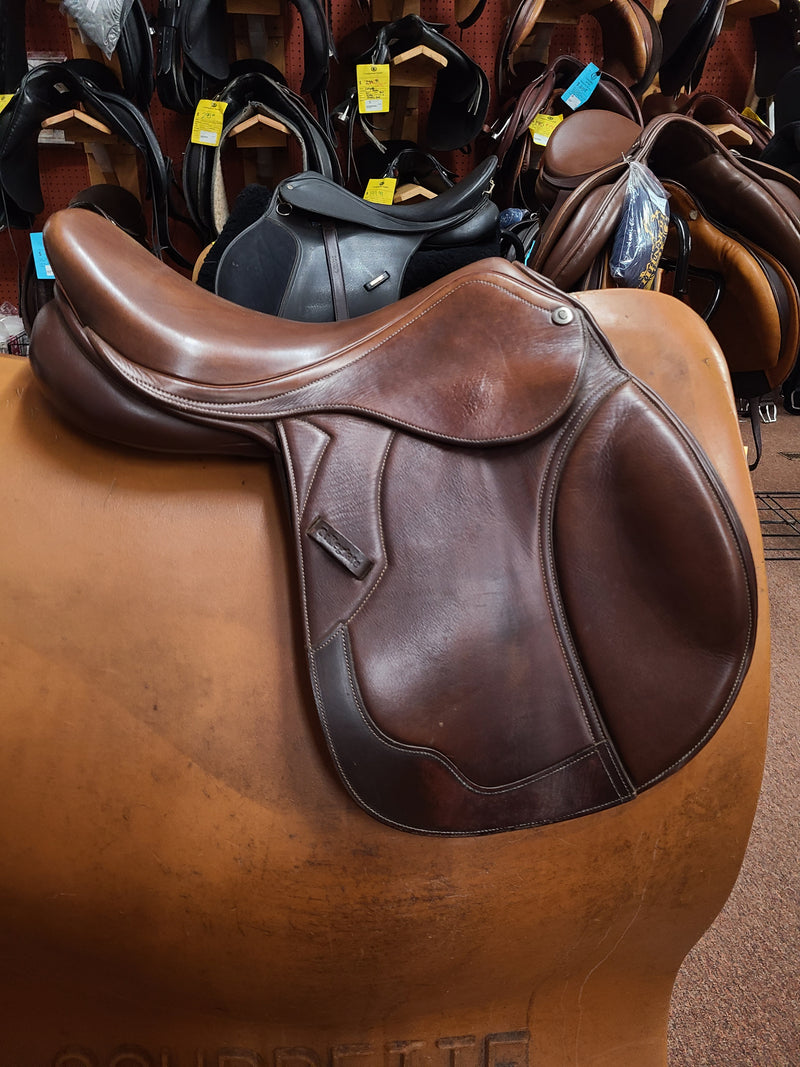 Used 16.5" Collegiate Honour Close Contact Saddle