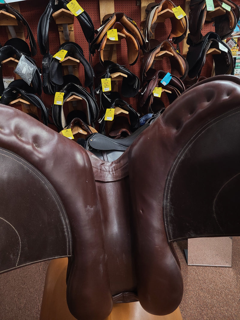 Used 16.5" Collegiate Honour Close Contact Saddle