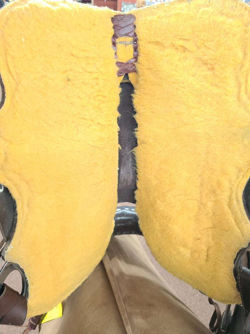 Used 15.5" Sheridan with Buckstitch Barrel Saddle
