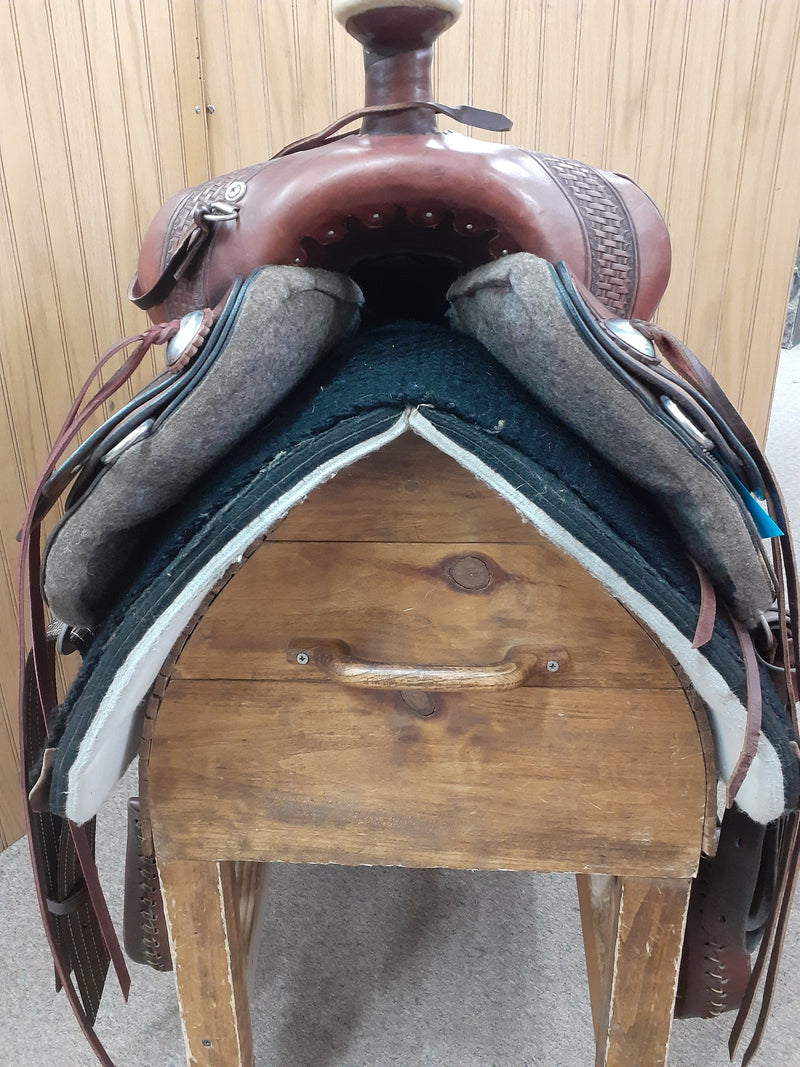 Used 18.5" Tucker Horseshoe Bend Trail Saddle