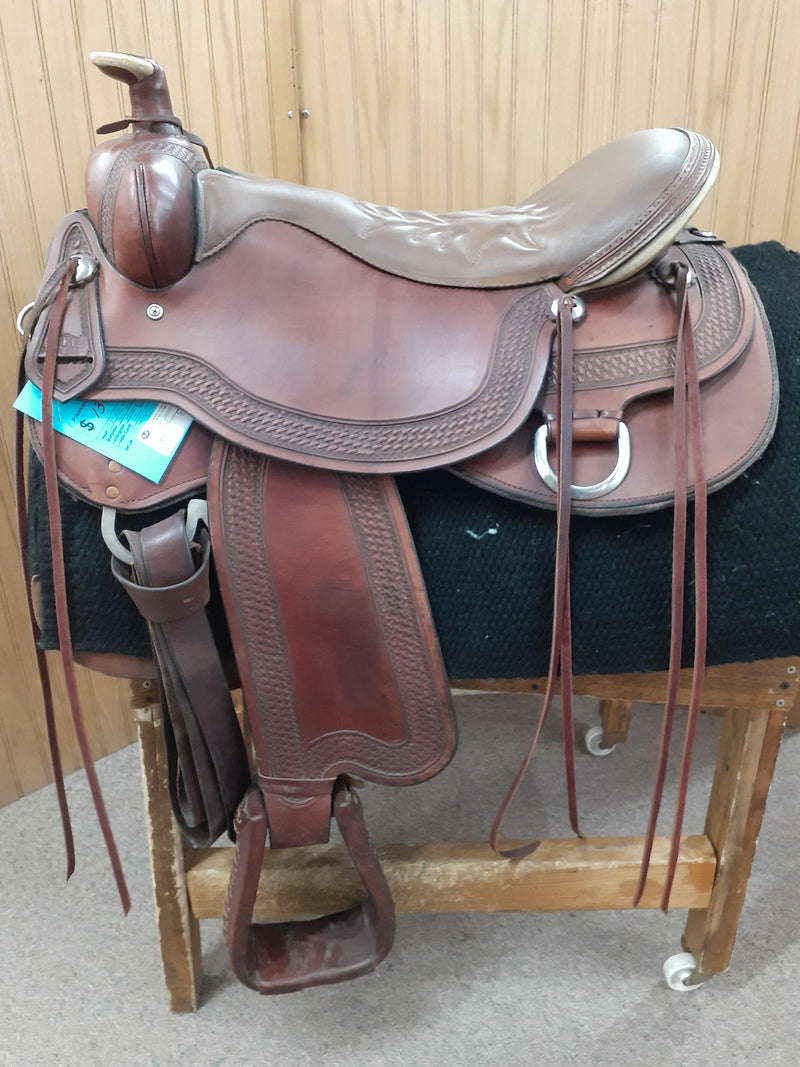 Used 18.5" Tucker Horseshoe Bend Trail Saddle